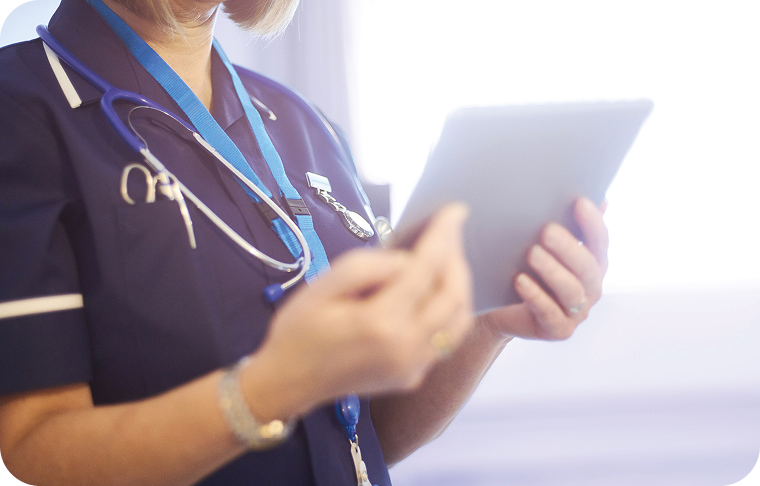 AG - Nurse holding a tablet